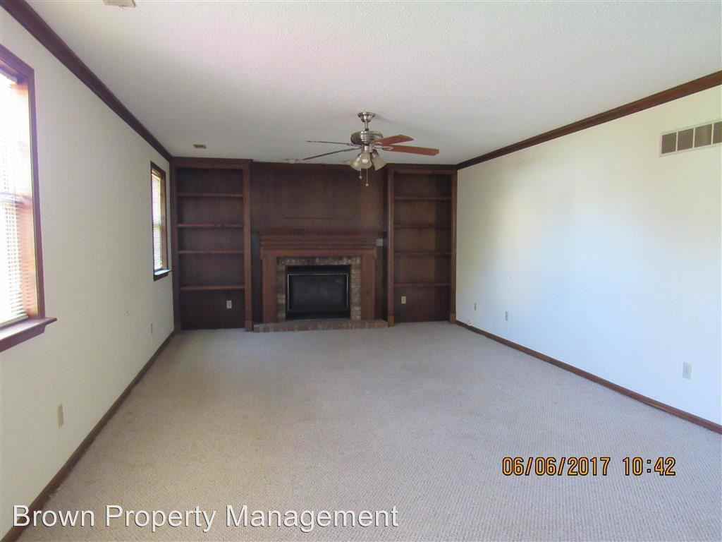 3239 Fielding Lane - Photo 3 of 6