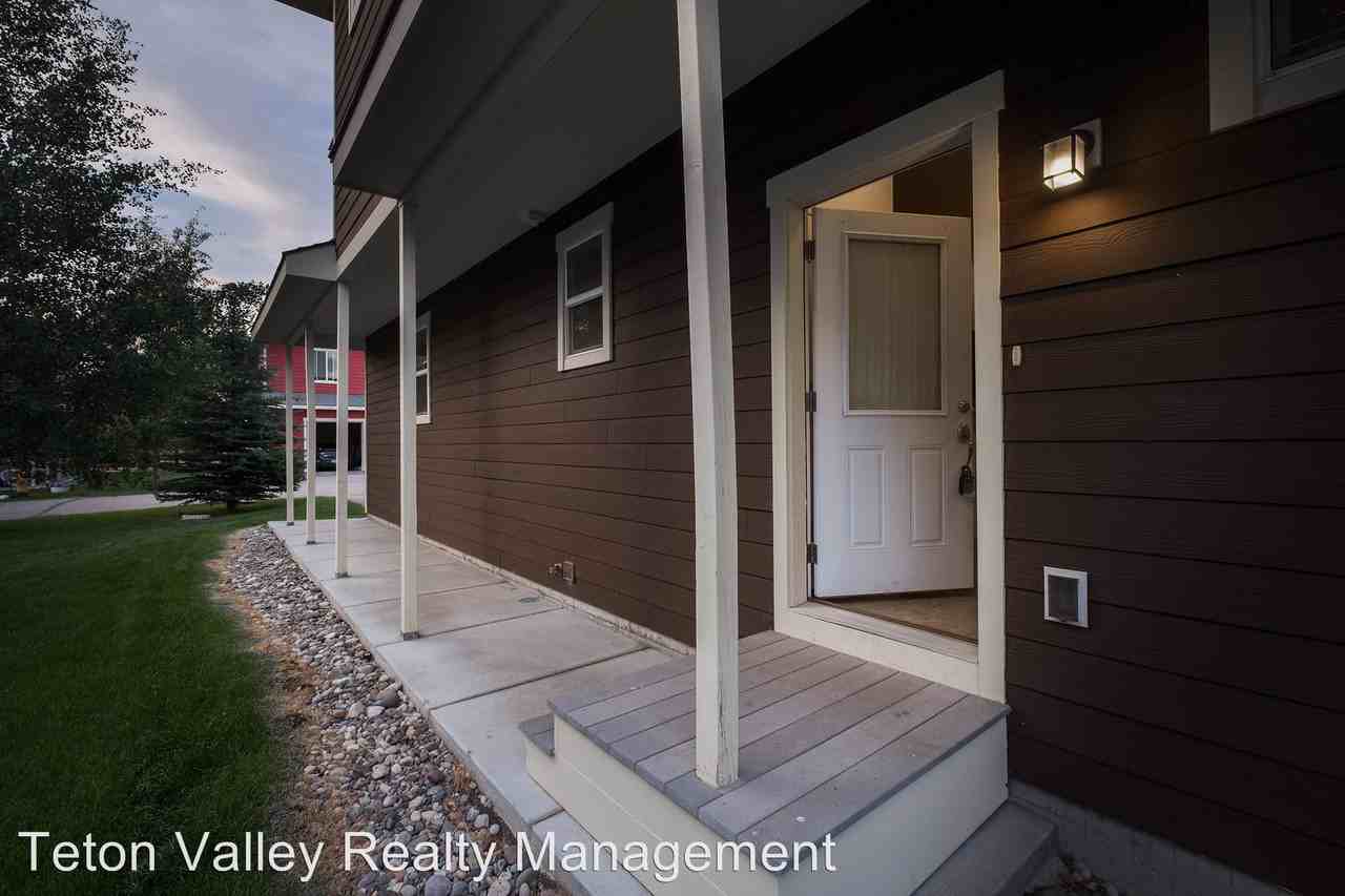 315 Forest View Dr - Photo 2 of 14