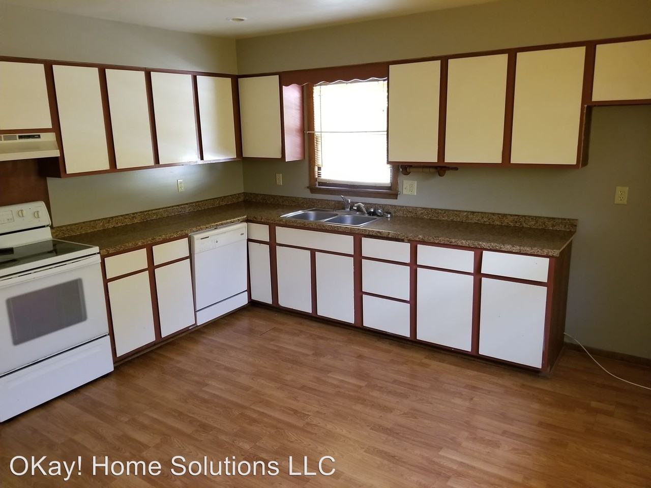 377 13th St Se - Photo 3 of 7