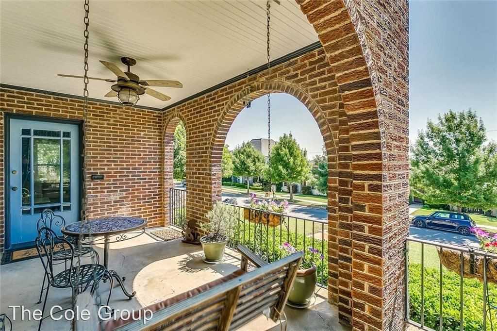 2536 Lubbock Ave - Photo 2 of 21