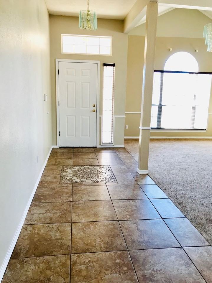 3600 Escarpa - Photo 3 of 11