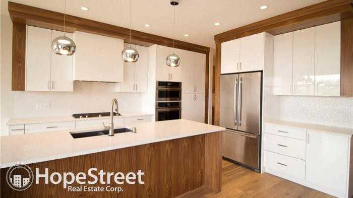 512 30 Avenue Ne - Photo 2 of 20