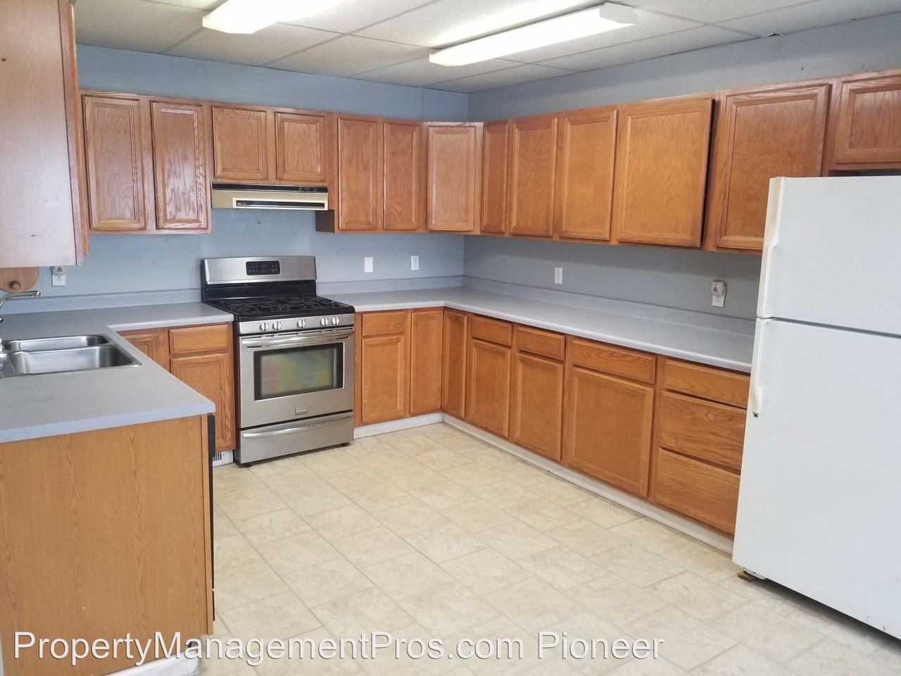 303 Ohio Avenue, Glassport, PA 15045 4 Bedroom Apartment for Rent