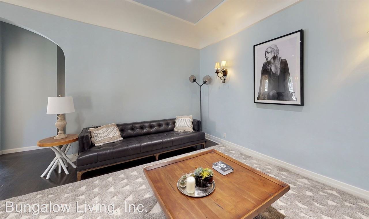 216 S Orange Dr - Photo 2 of 9