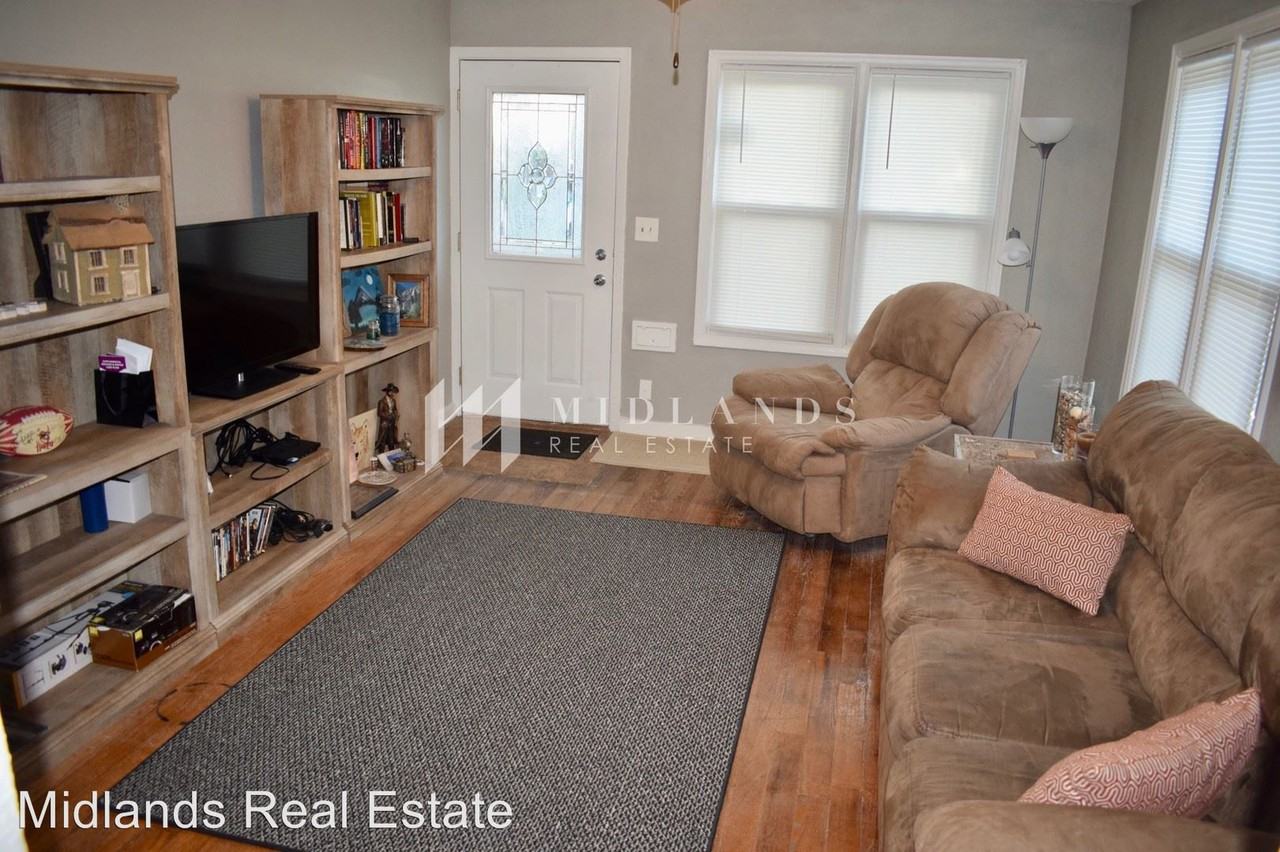 6205 S 36th Avenue - Photo 2 of 13