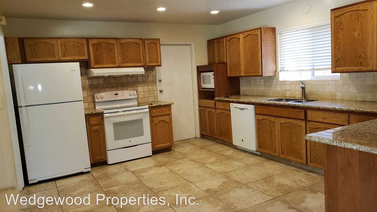 1463 Dentwood Dr - Photo 3 of 22