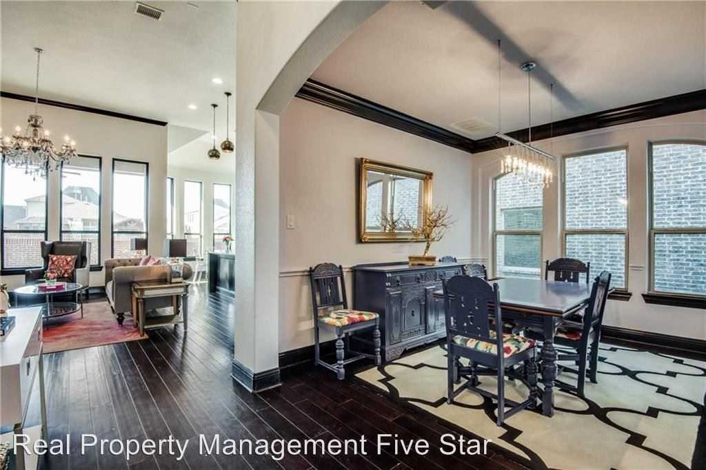 2875 Nottingham Dr - Photo 3 of 21