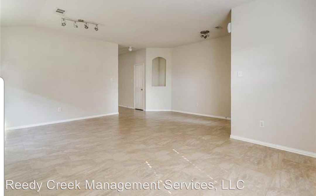 700 Bay Laurel Lane - Photo 3 of 22