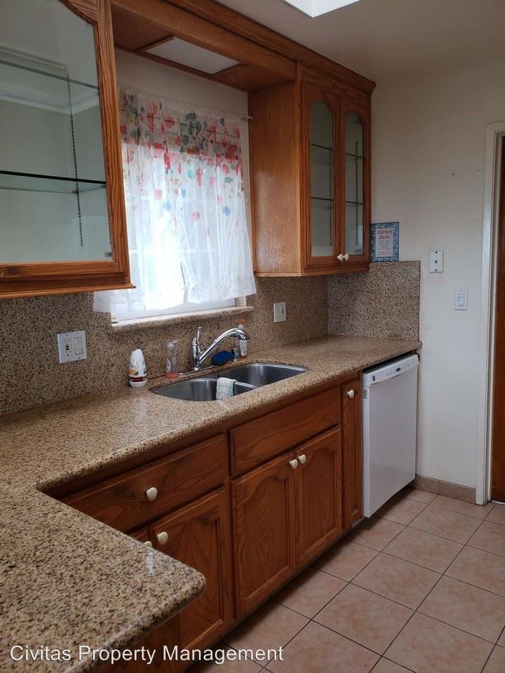 1933 Placer Dr - Photo 2 of 14