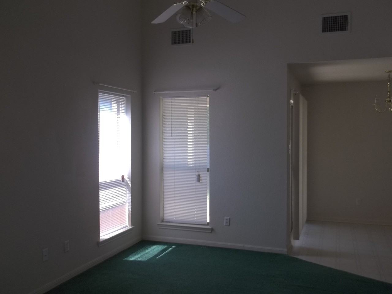 308 Deloris Dr - Photo 2 of 11