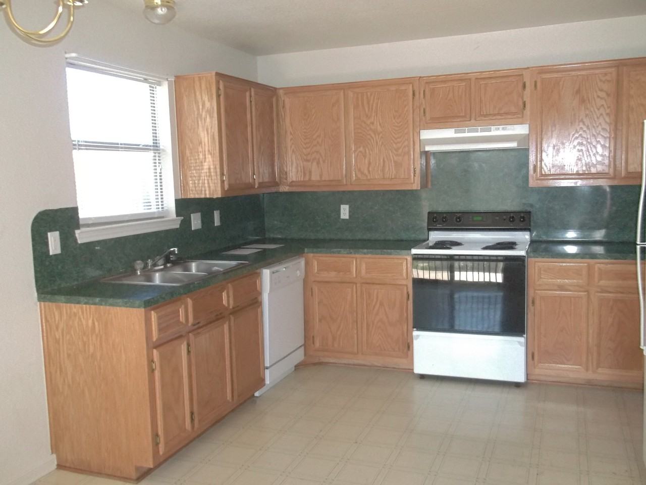 308 Deloris Dr - Photo 4 of 11