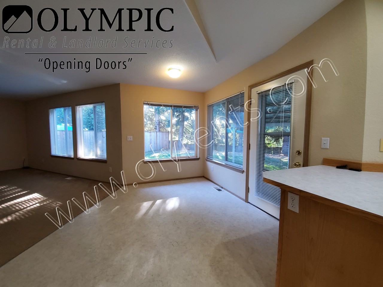 4115 Seville Dr Se - Photo 5 of 17