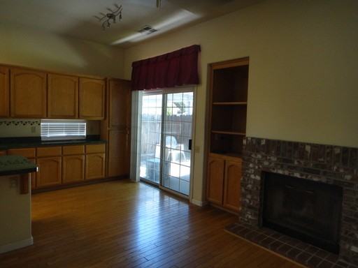 8916 Laguna Star Dr - Photo 2 of 10