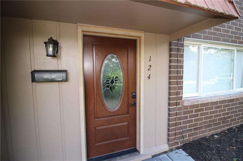 124 Rivermont Ct - Photo 2 of 15