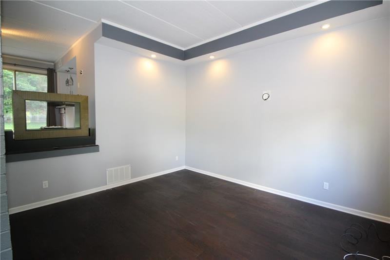 124 Rivermont Ct - Photo 3 of 15