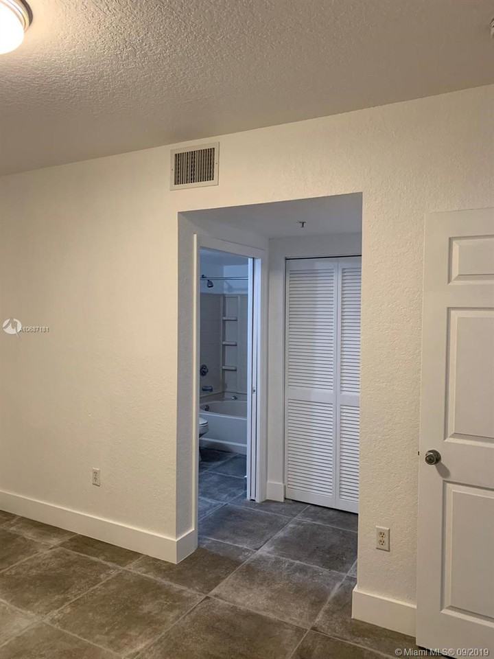 6692 W Sample Rd - Photo 3 of 22