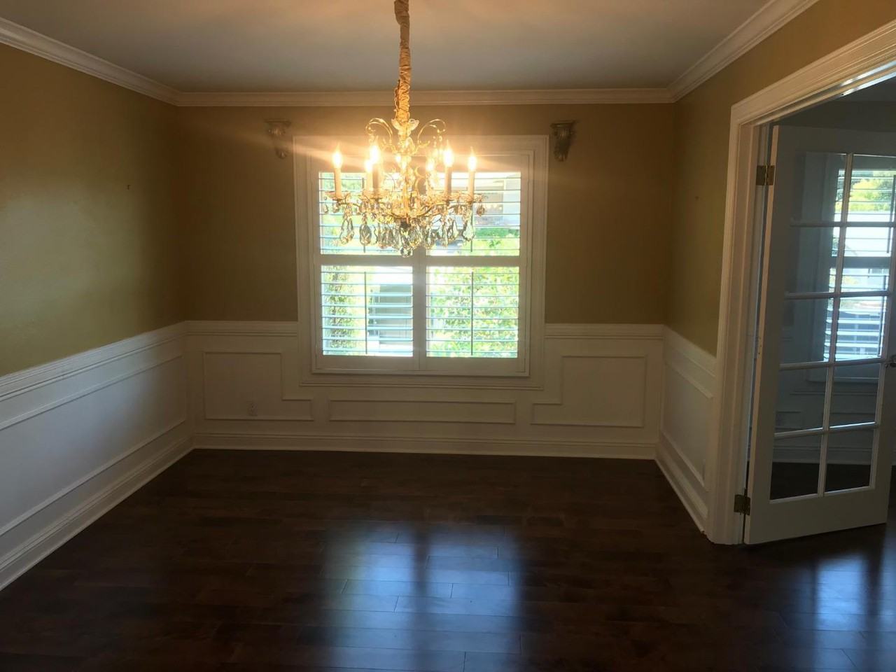 1326 Crestview Dr - Photo 3 of 24