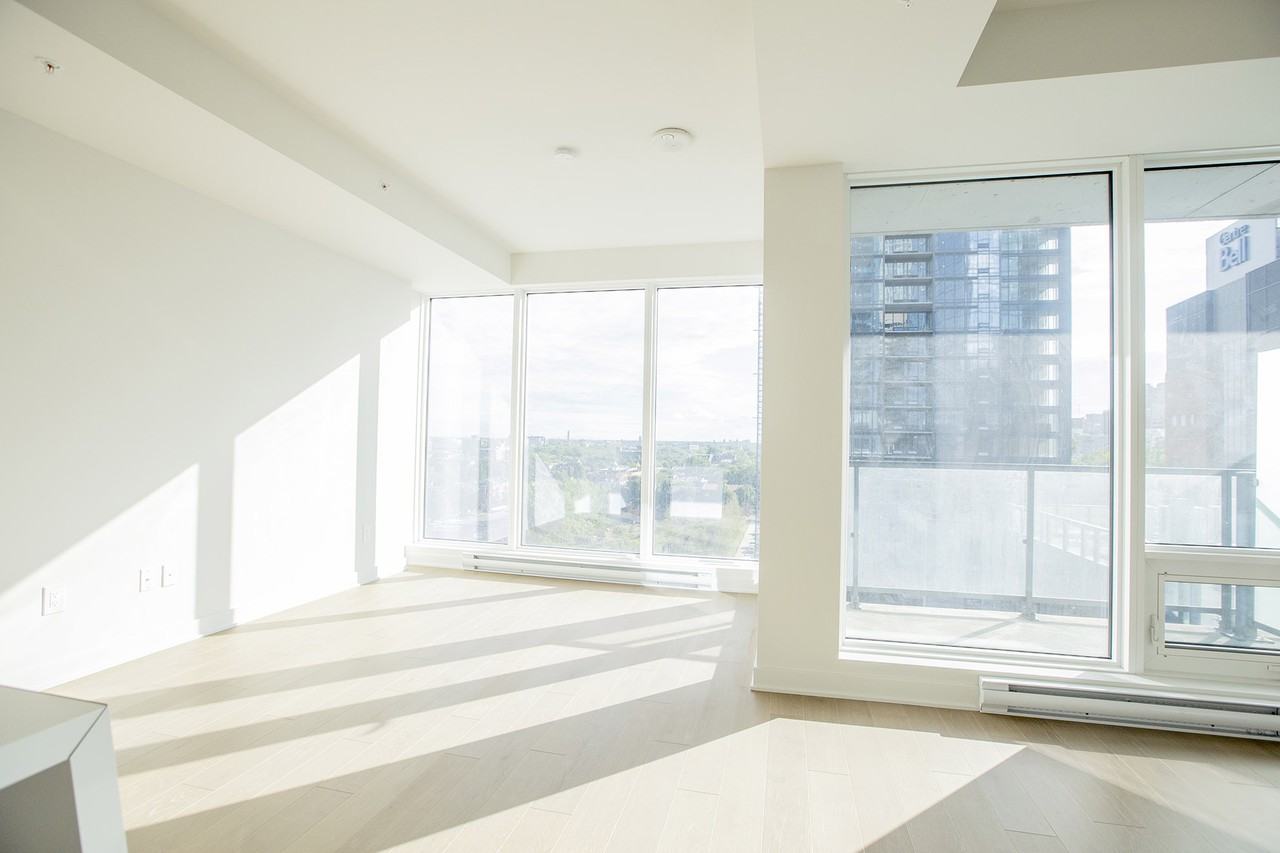 1188 Rue St-Antoine O. #905 - Photo 3 of 24
