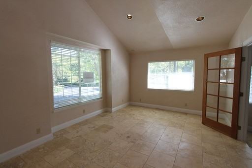 485 Helen Ave - Photo 3 of 17