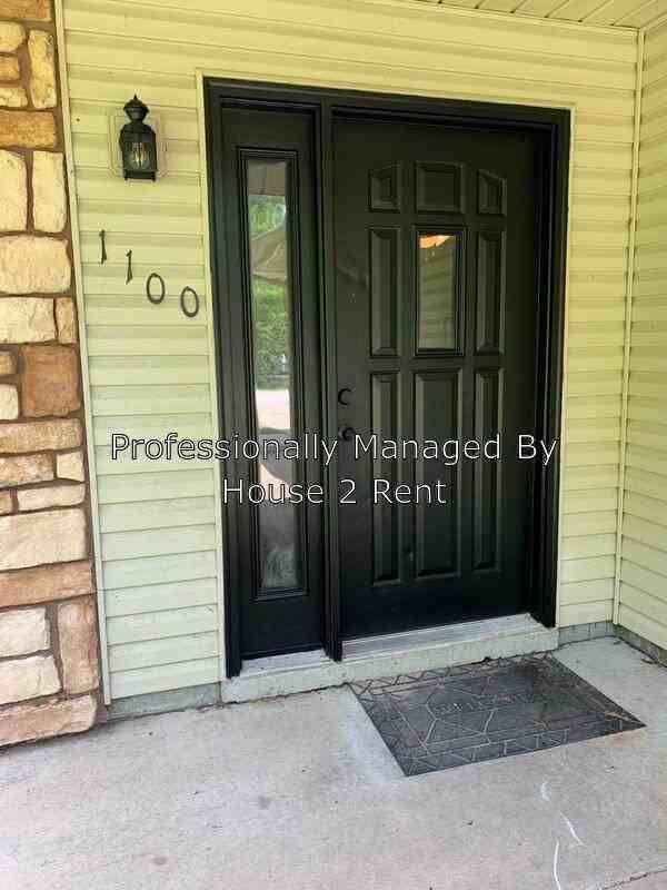 1100 Polk - Photo 2 of 9