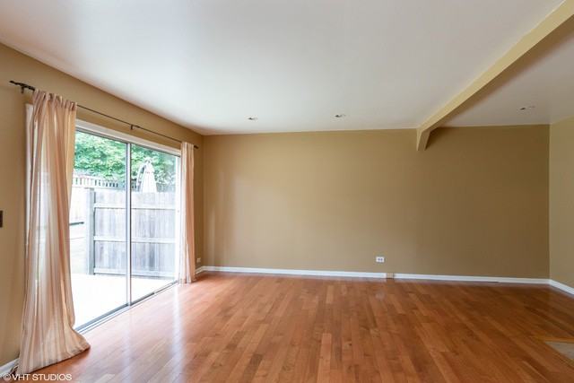 25W043 25w043 Keswick Ln 043 - Photo 2 of 11