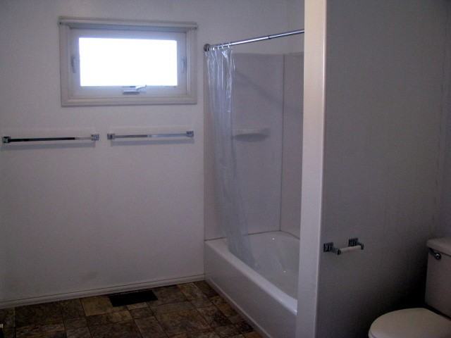 238 E Railroad St - Photo 2 of 13