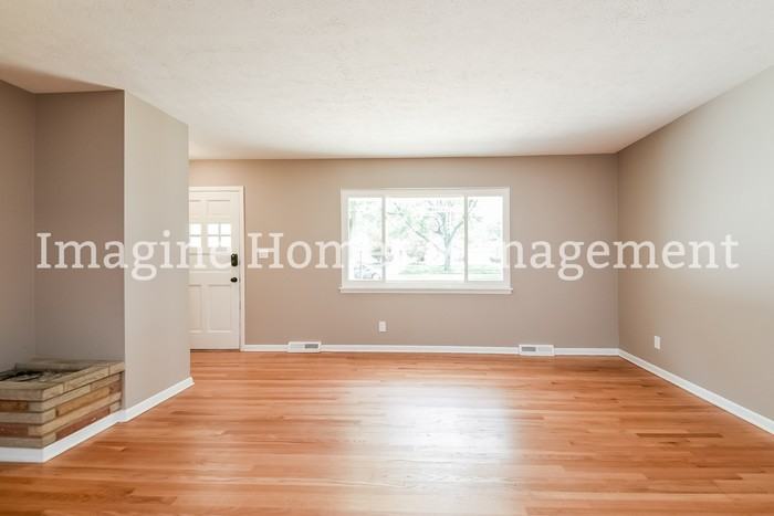 23963 Vincent Drive - Photo 3 of 15