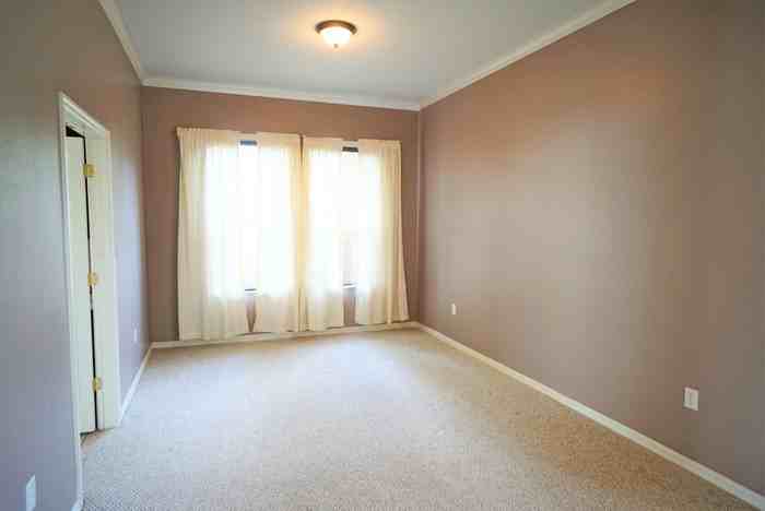 9423 Sayre St - Photo 3 of 24