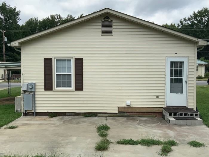 207 North Meriah Street - Photo 2 of 7