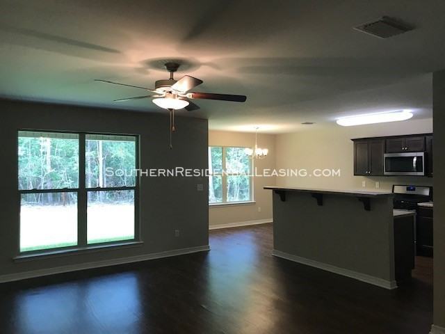1908 Mary Jane Dr - Photo 2 of 10