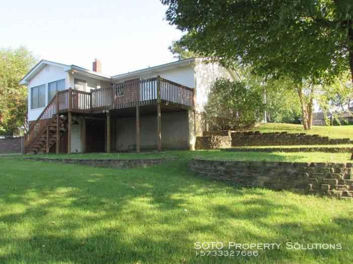 2204 Bainbridge Road - Photo 3 of 22