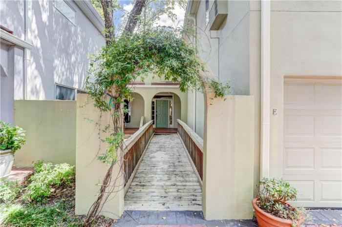 3491 Roswell Road - Photo 2 of 30