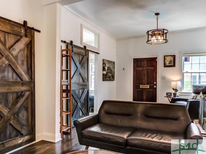 548 Nicoll Street - Photo 2 of 20