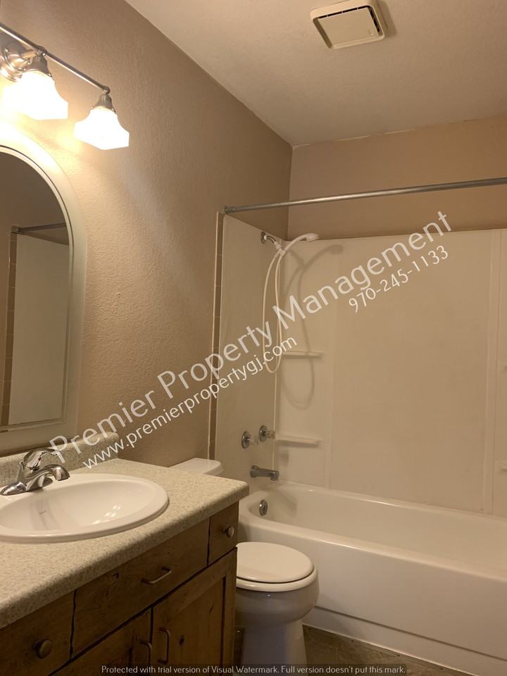 629 Highline Dr - Photo 5 of 6