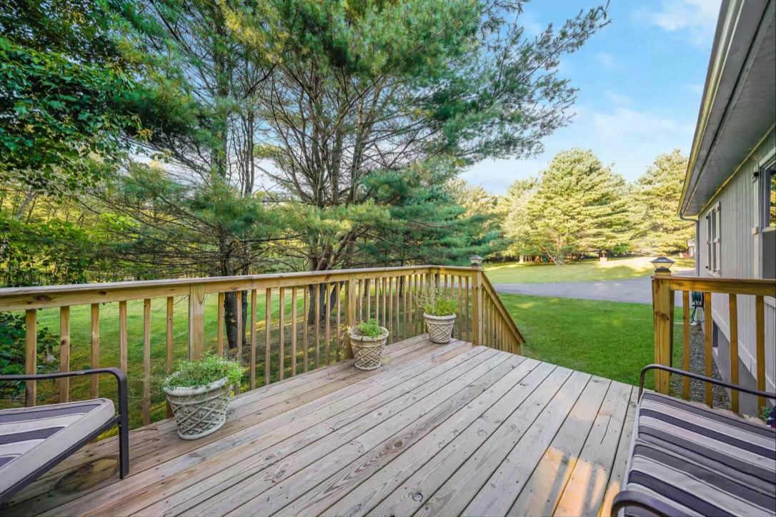 112 Witch Hazel Ln - Photo 2 of 17