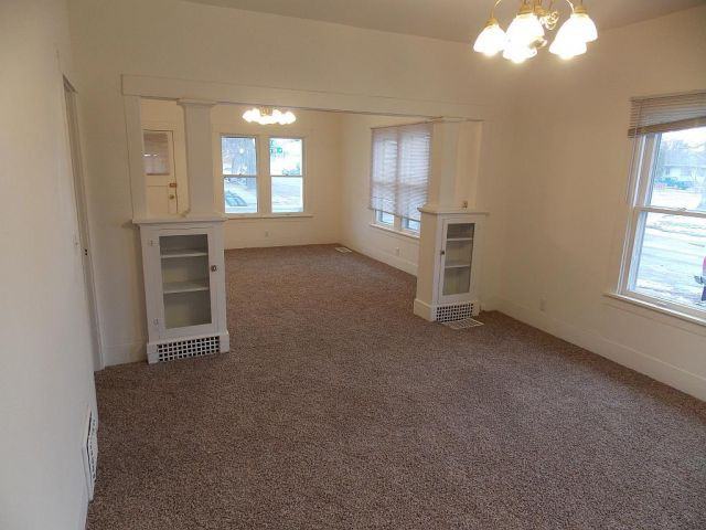 245 Burlington Ave - Photo 2 of 7