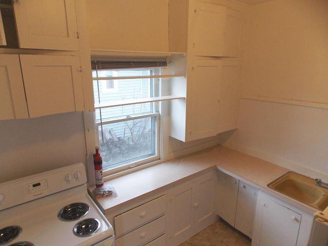 245 Burlington Ave - Photo 3 of 7