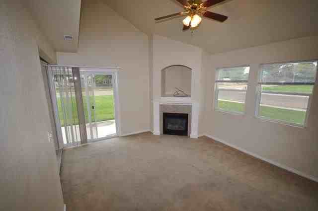 4812 Maid Jessica St - Photo 3 of 15