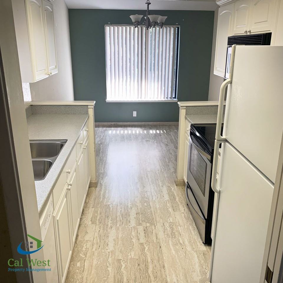 887 Cherry Creek Circle - Photo 3 of 9