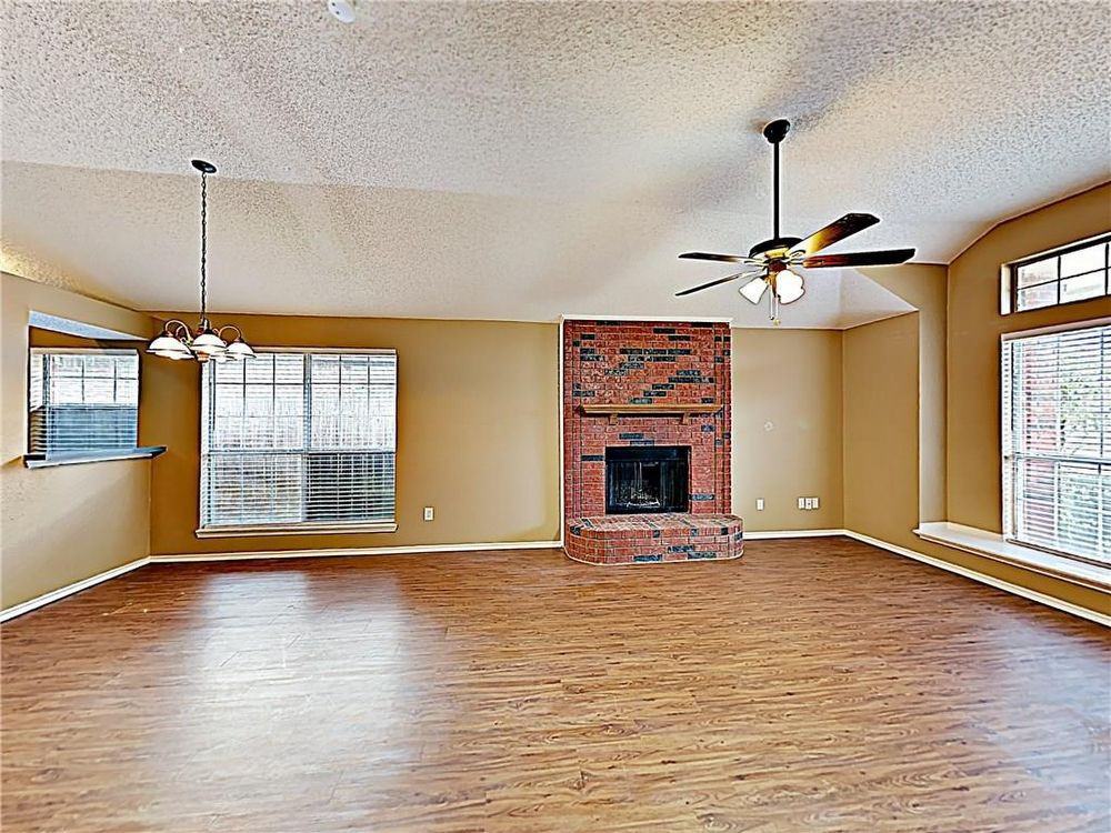 5210 Livermore Dr - Photo 3 of 9