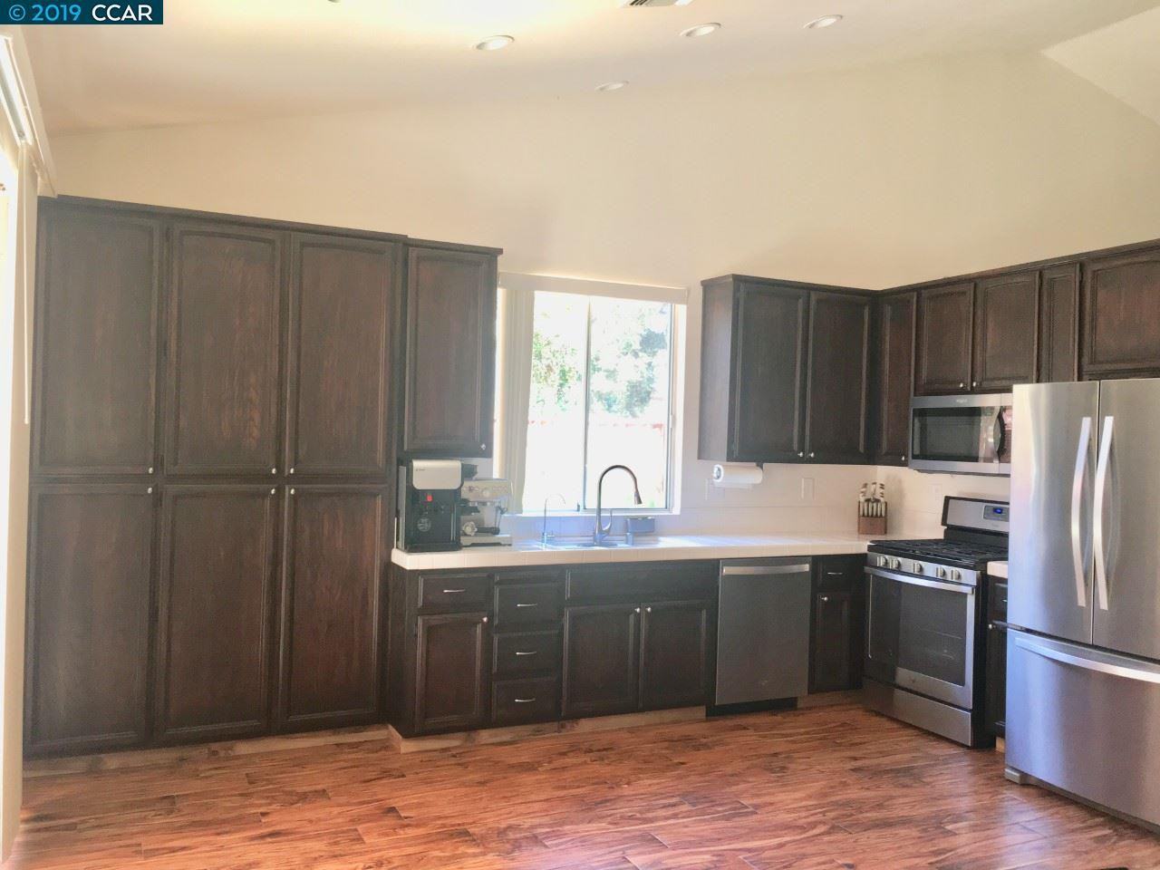 1175 Hazelwood Ct - Photo 2 of 12