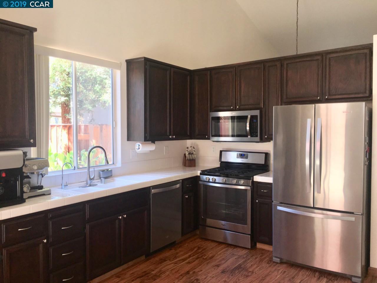 1175 Hazelwood Ct - Photo 3 of 12