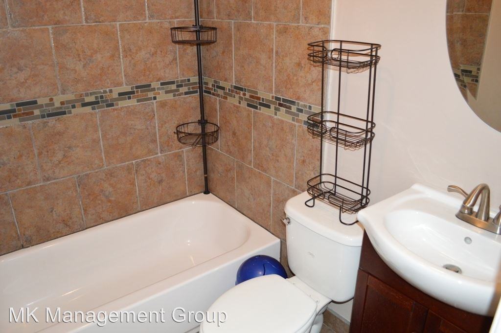 2350 N Park Ave - Photo 3 of 9