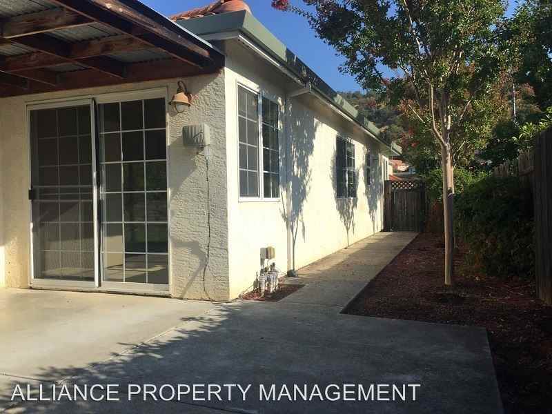 525 Venezia Way - Photo 2 of 15