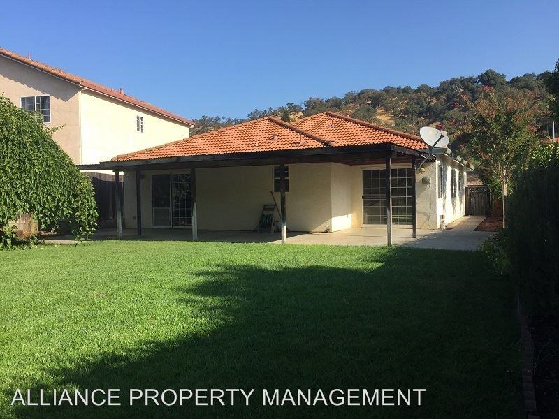 525 Venezia Way - Photo 3 of 15