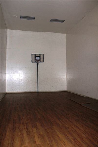 Green Leaf at Broadway Apartment Homes - Photo 2 of 12