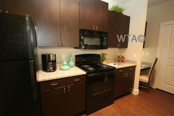 2222 and 620 - Photo 2 of 11