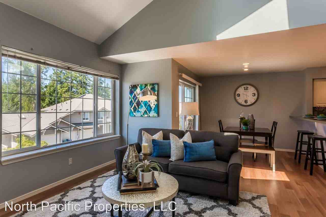 18572 Ne 57th St - Photo 3 of 18