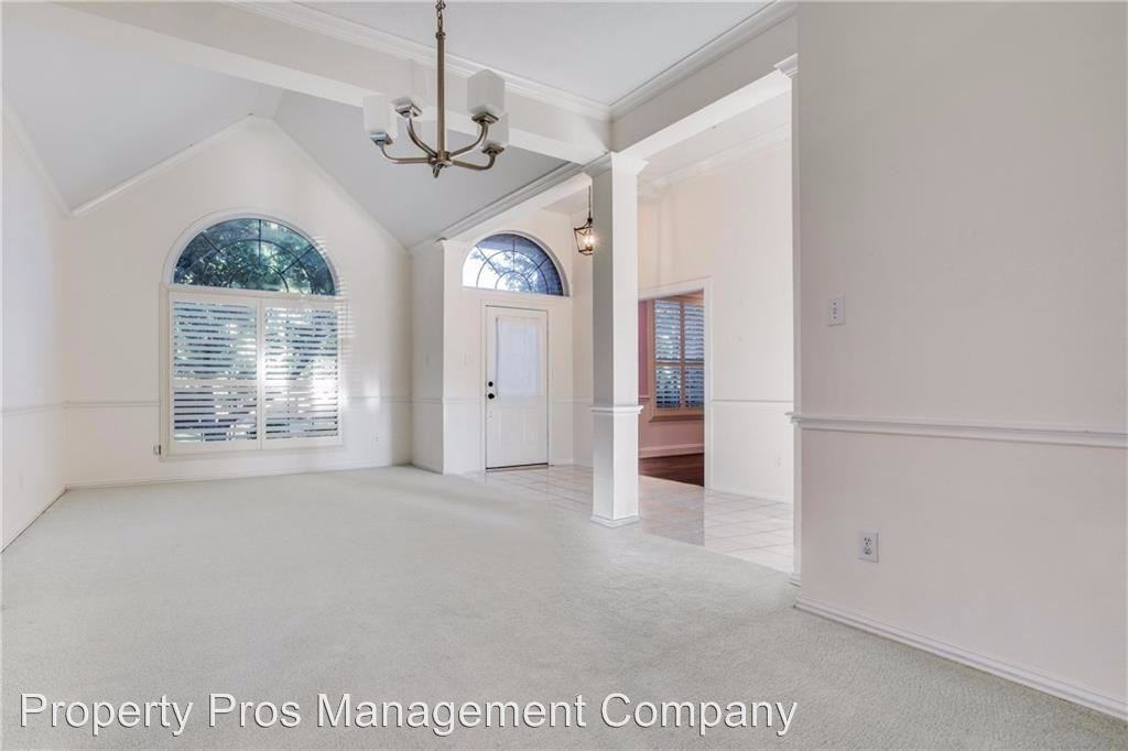 1829 Trail Ridge Ln. - Photo 3 of 26