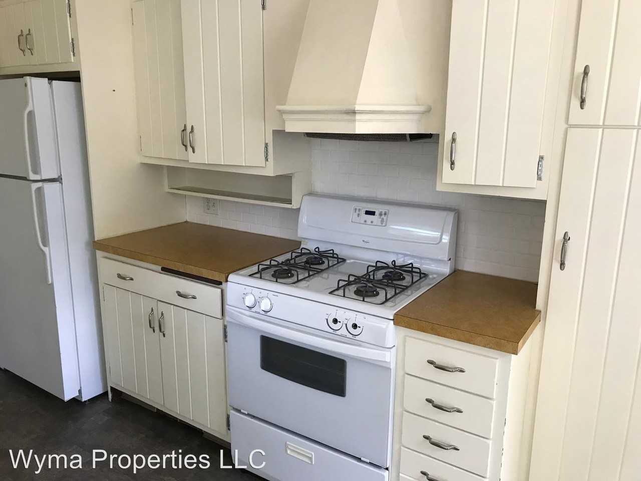 1421 Ball Ave Ne - Photo 2 of 26
